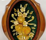 Панно из янтаря «Цветы в вазочке»