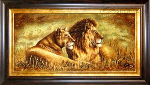Картина из янтаря "Львы" 