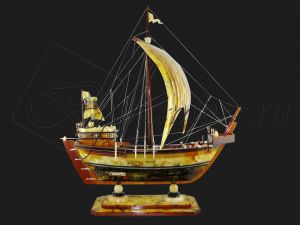 Старинное парусное судно из янтаря