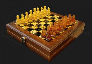 Шахматы из янтаря ручной работы