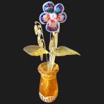 Сувенир из янтаря вазочка с цветами