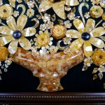 Декоративное янтарное панно на бархате