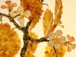 Дерево денежное из янтаря с цветами