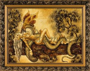 Картина из янтаря «Девушка и змей»