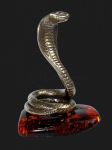 Статуэтка змея кобра большая на янтаре