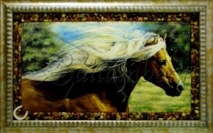 Картина из янтаря "Лошадь гнедая с подковой"